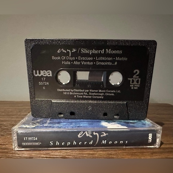 Enya - Shepherd Moons - Cassette 1991 - Picture 2 of 2
